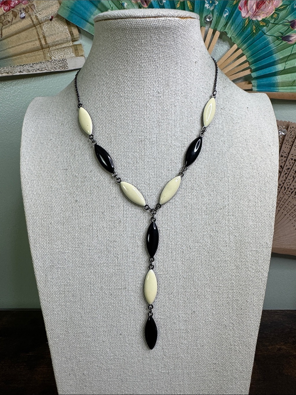 Elegant Black and Cream Y‑Drop Necklace - Women Jewelry